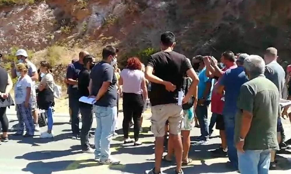 Ένταση στην Μόρια: Κάτοικοι προπηλάκισαν βουλευτή του ΚΚΕ
